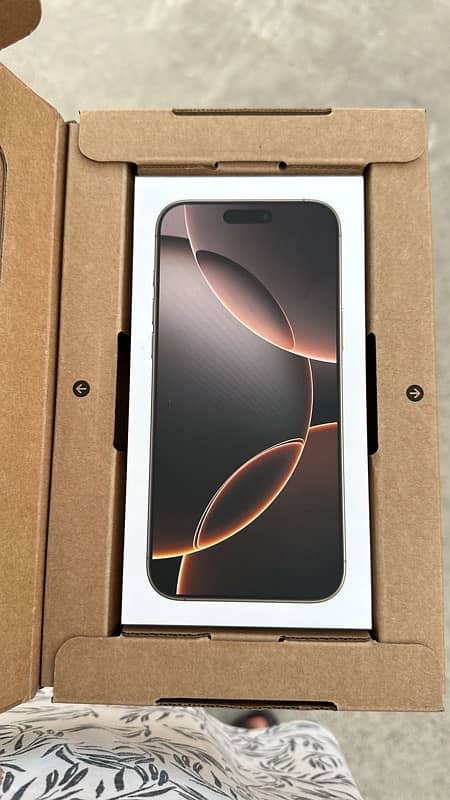 iphone 16 pro max desert 256gb 0