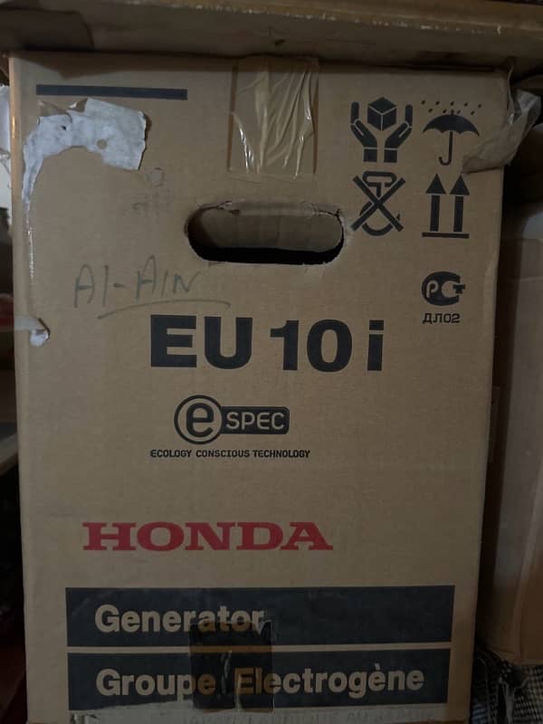 HONDA EU10i 1 kVA GENUINE JAPAN ENGINE NEW WITH BOX 2