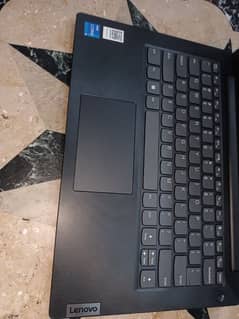 i am selling my lenovo core i5 12 gen v15