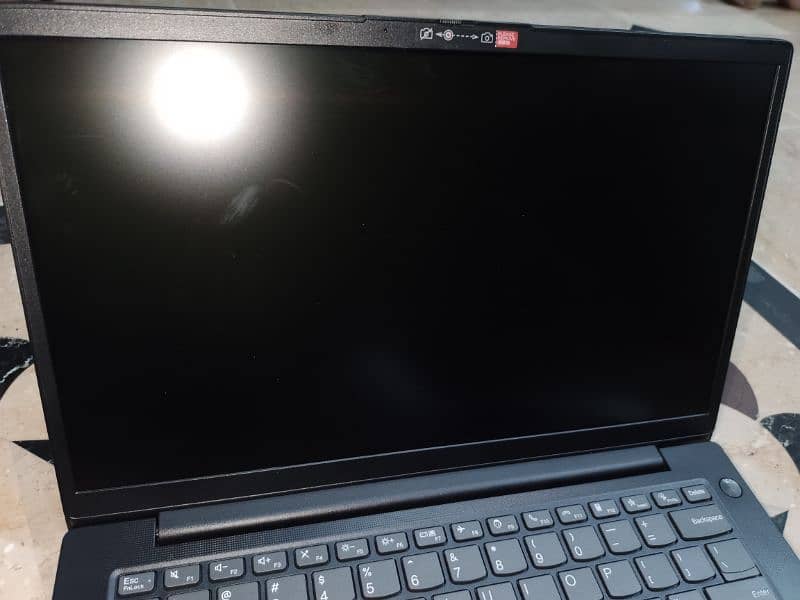 i am selling my lenovo core i5 12 gen v15 4