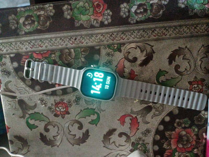 Digital watch 8 only a few days use 6