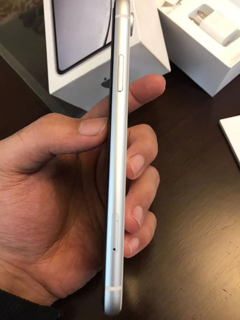 iPhone XR 128GB, DUAL-PTA APPROVED 1