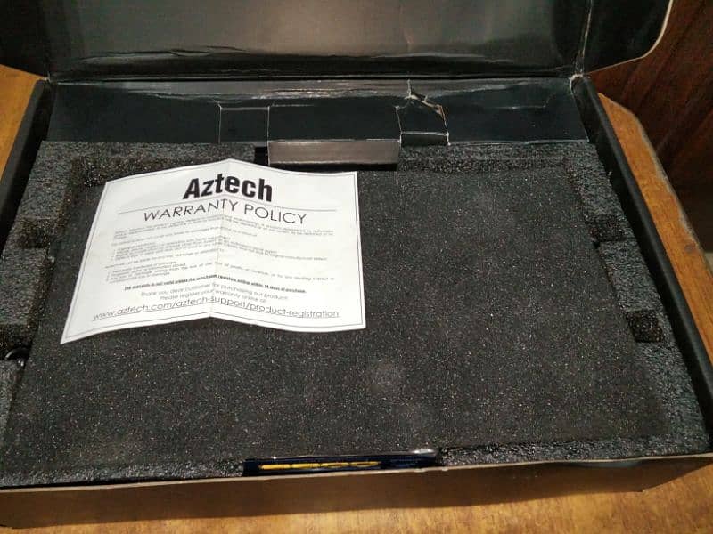 Aztech AIR706P Dual Band Gigabit Router. 3