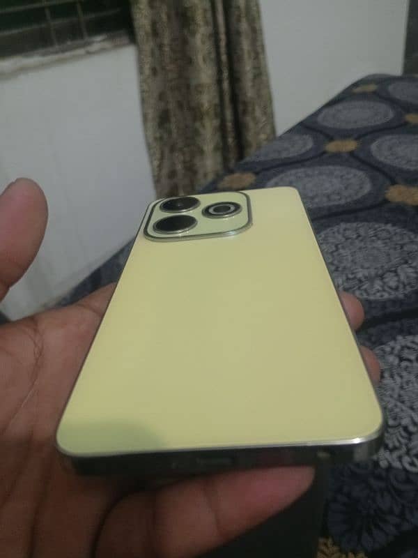 Infinix Hot 40i gold 0