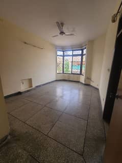 Upper portion for rent 2nd floor dadkhan coluny 0