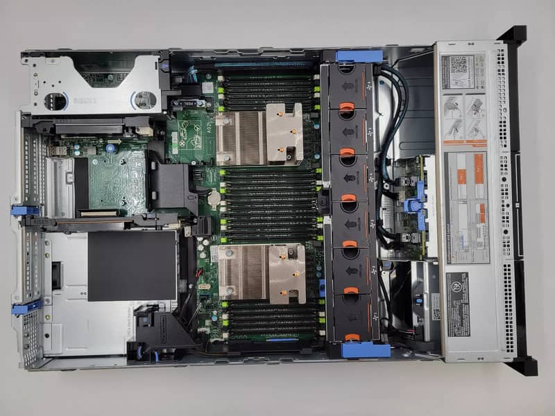 HP ProLiant DL380 Gen9 & Dell Poweredge Server R730 9