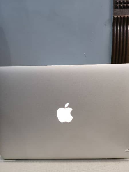 Apple MacBook Air 2016 0