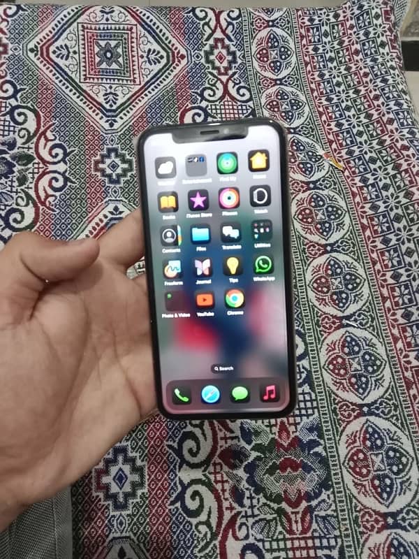 03097218114 is per call kray iPhone XS sale  64 gb non pta FU 4