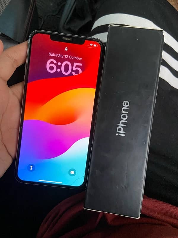 iphone 11 pro max 64gb with box 2