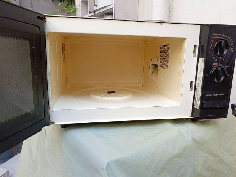 Microwave Oven National 1