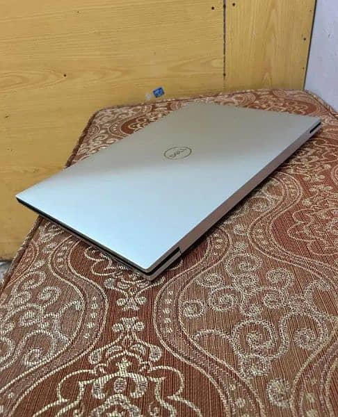 Dell XPS 9710  Core i9  11 Generation 1