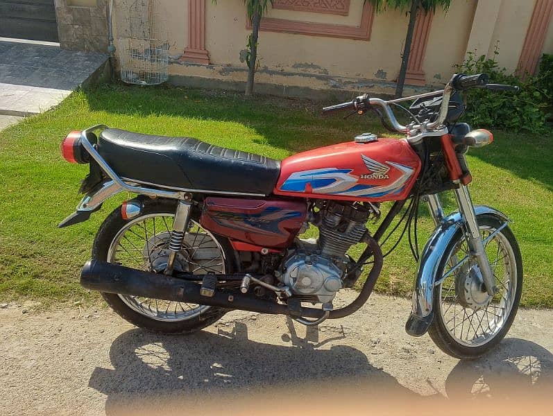 Honda 125cc motorcycle very good condition 0