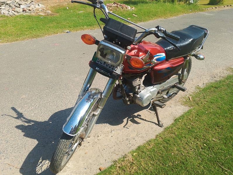 Honda 125cc motorcycle very good condition 2