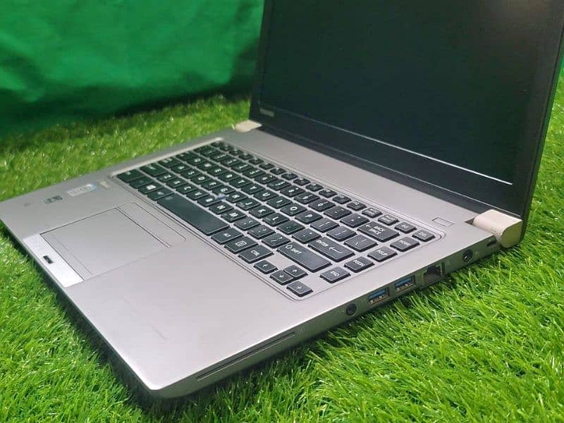 Toshibha Z40B Slim i5 5th gen 8gb/128gb 6