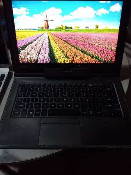 Toshiba Laptop 2