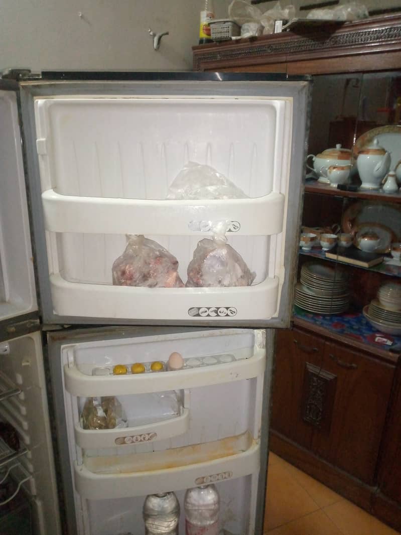 Orient 306 liter Refrigerator 2