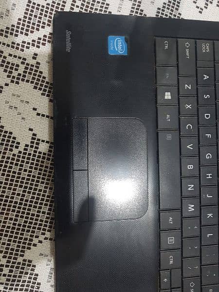 Toshiba Laptop 3