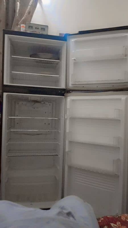 full size fridge good condition bhut achi 03121483175 wtsp call 3