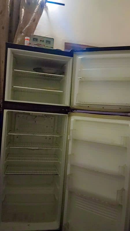 full size fridge good condition bhut achi 03121483175 wtsp call 5