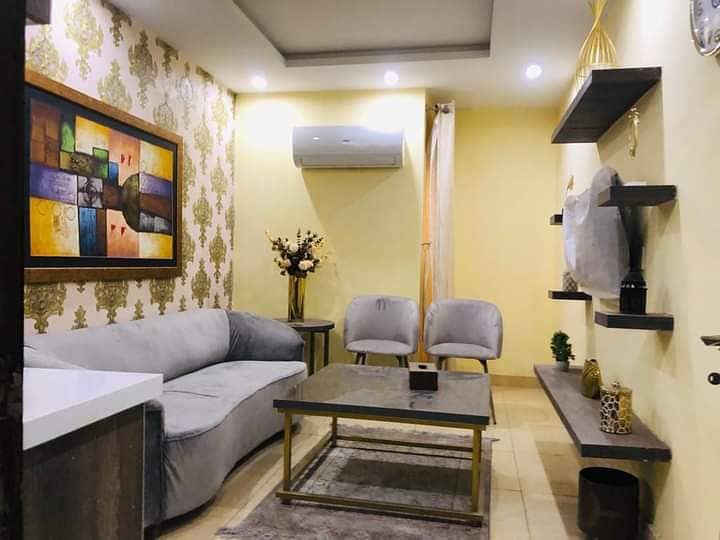 One bedroom daily basis laxusry short stay apartment available for rent in bahria town 1