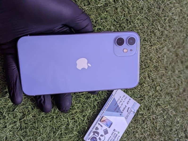 iPhone 11 (128GB NON PTA) 1