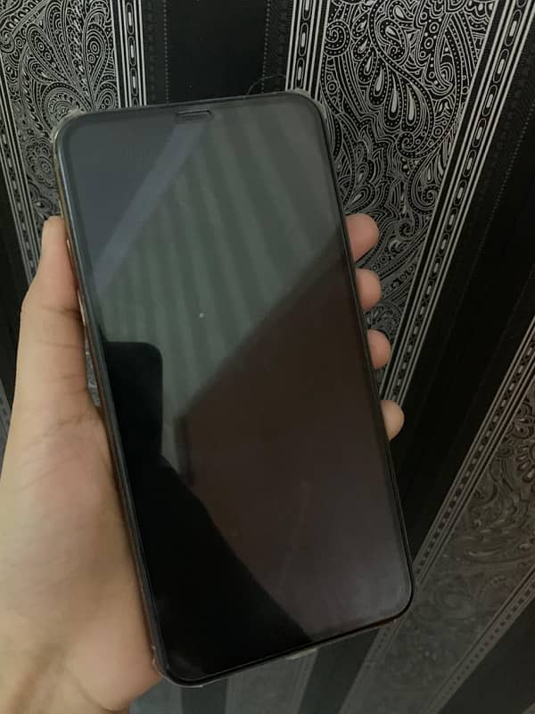 IPhone 11 pro max 256 GB with box 10/10 pta approved 5