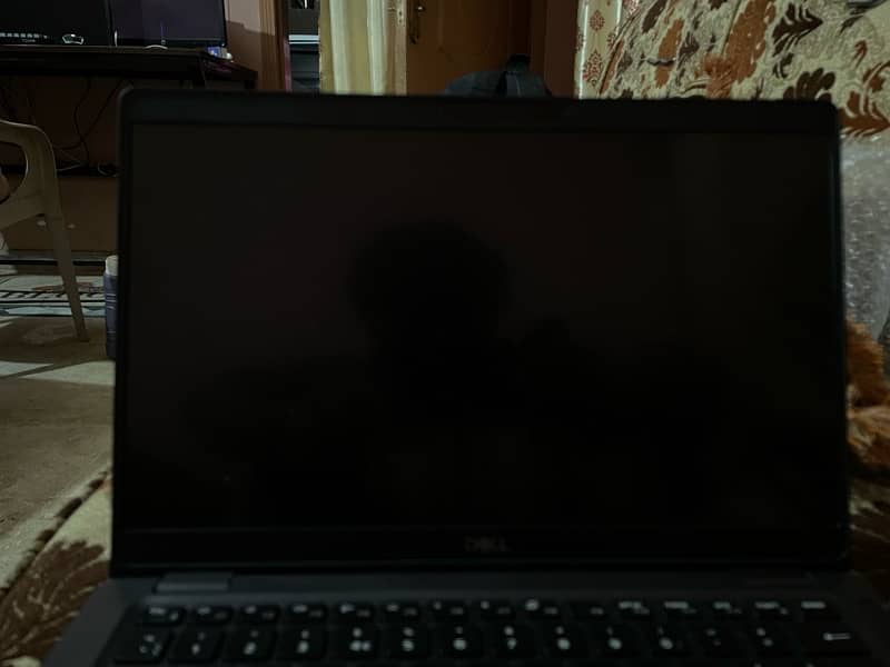 Dell Latitude 5300 (Touch + Fingerprint) 2