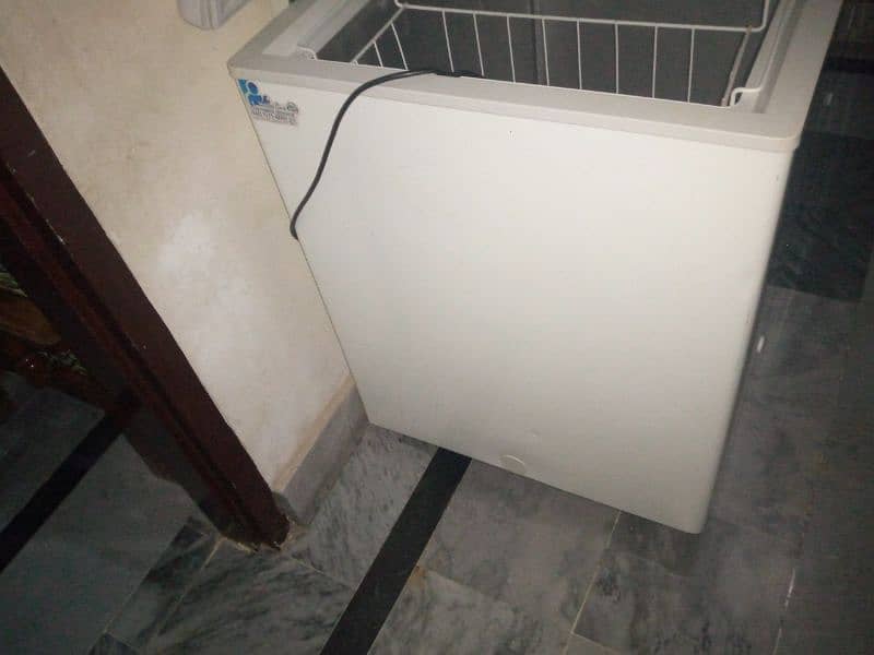 Dubble door Deep frizer and refrigerator Of Haier 1