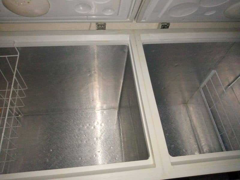 Dubble door Deep frizer and refrigerator Of Haier 3