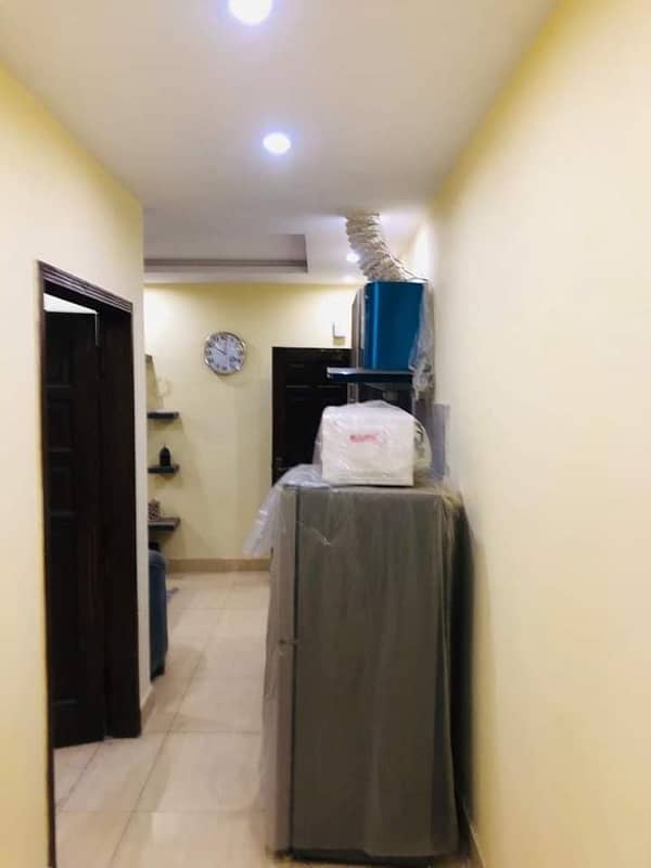 One bedroom daily basis laxusry short stay apartment available for rent in bahria town 4