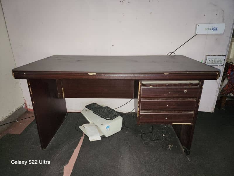 Used Wooden Office/Study/Gaming Table 0