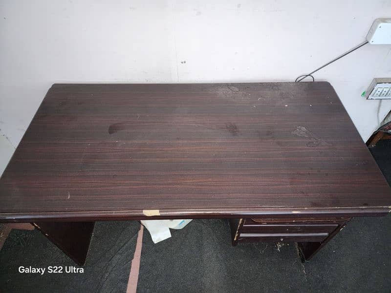 Used Wooden Office/Study/Gaming Table 1