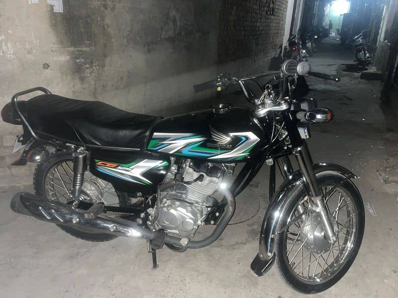 GOOD condition Honda CG 125 bikes for sale . Get BEST price  . 0