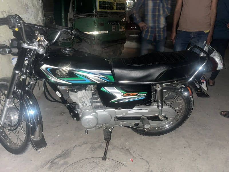 GOOD condition Honda CG 125 bikes for sale . Get BEST price  . 1