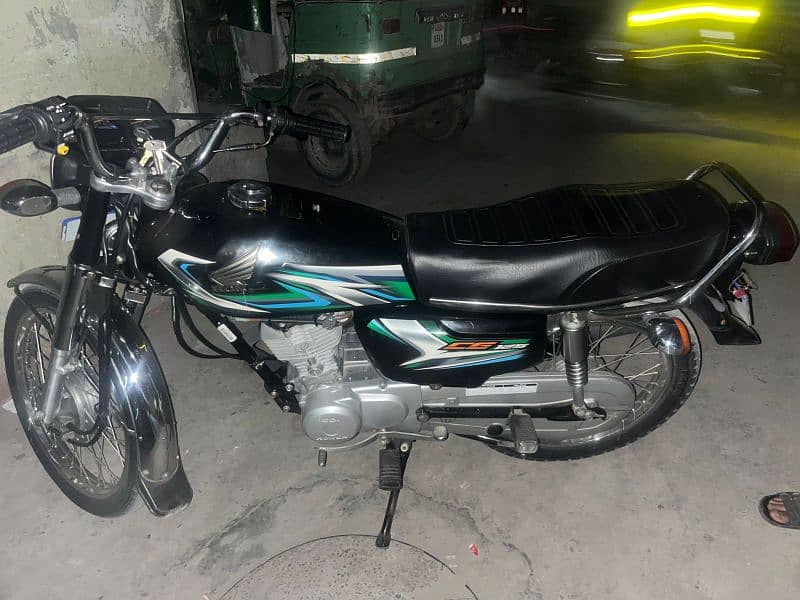 GOOD condition Honda CG 125 bikes for sale . Get BEST price  . 2