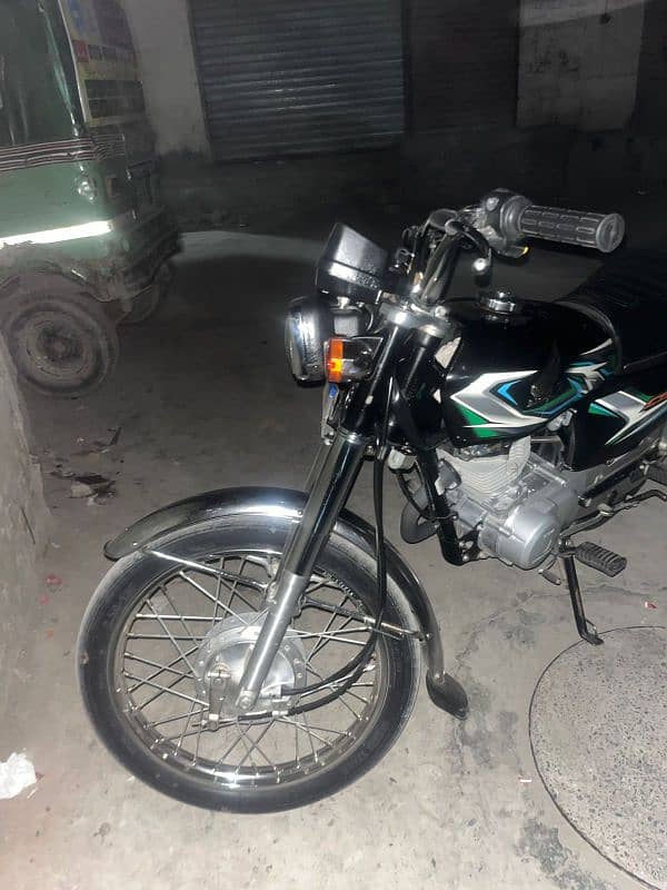 GOOD condition Honda CG 125 bikes for sale . Get BEST price  . 4