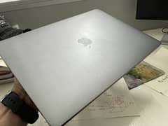 MacBook M1 Pro with box