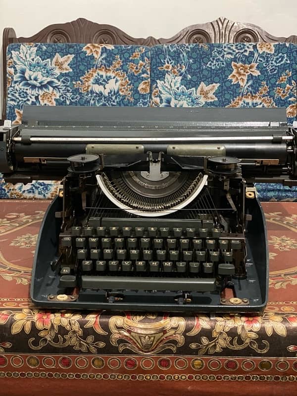 #old coins #antique items #antique things #vintage typewriter 6