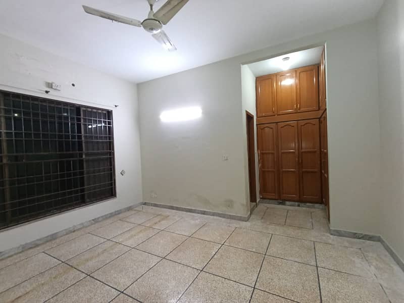 UPPER PORTION IS AVAILABLE FOR RENT IN I-8 ISLAMABAD. 9