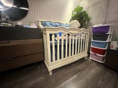 Baby bed pearl white color