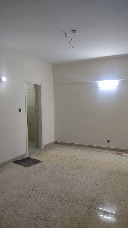 4BDD 2200 SQFT 2 FLOOR GOOD CONDITION. . . 11