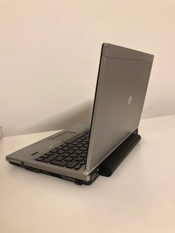 HP Elitebook 2570p with charger 1