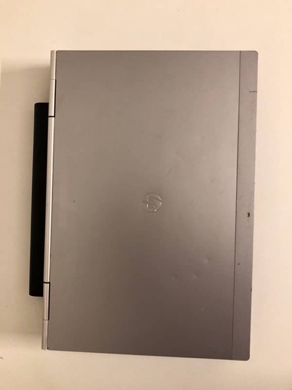 HP Elitebook 2570p with charger 2