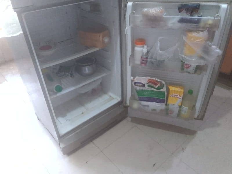 PEL 18 cubic Refrigerator Good Condition 7