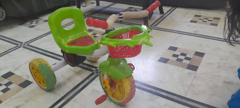 Tricycle for kids. 4