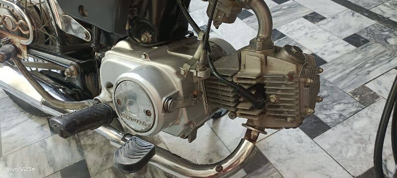 Honda CD 70cc 2021-2022 4