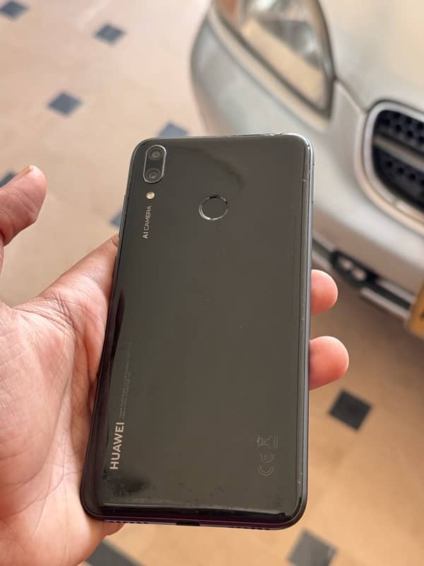 Huawei Y7 Prime 2019 With Box & Charger 1