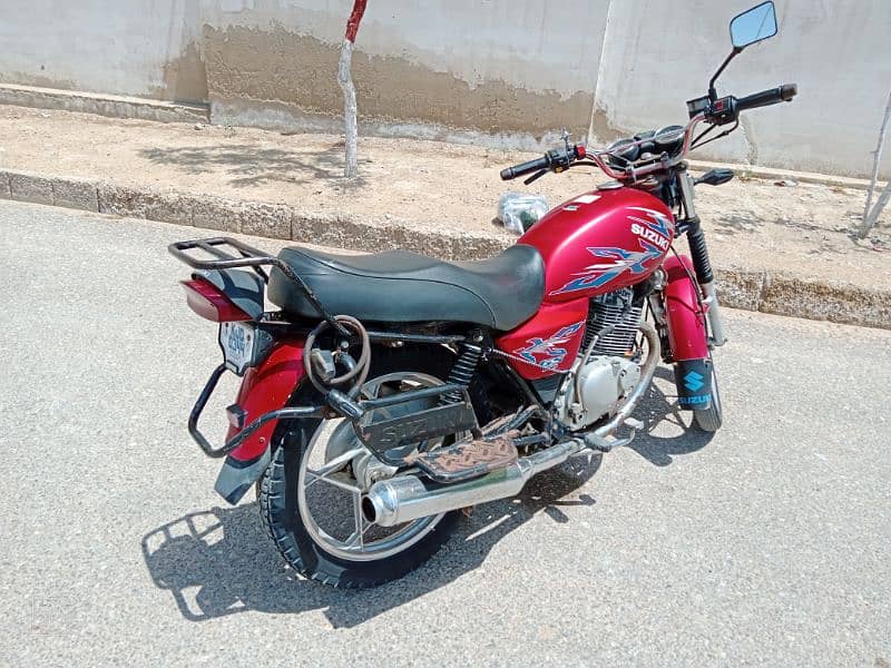 Suzuki GS 150 5