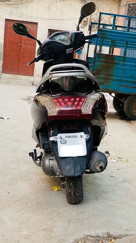 United Scooty 100 cc 1