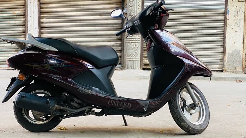 United Scooty 100 cc 3